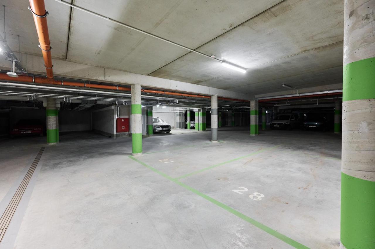 Apartment Wichrowa With Free Garage Wroclaw By Noclegi Renters Exterior foto
