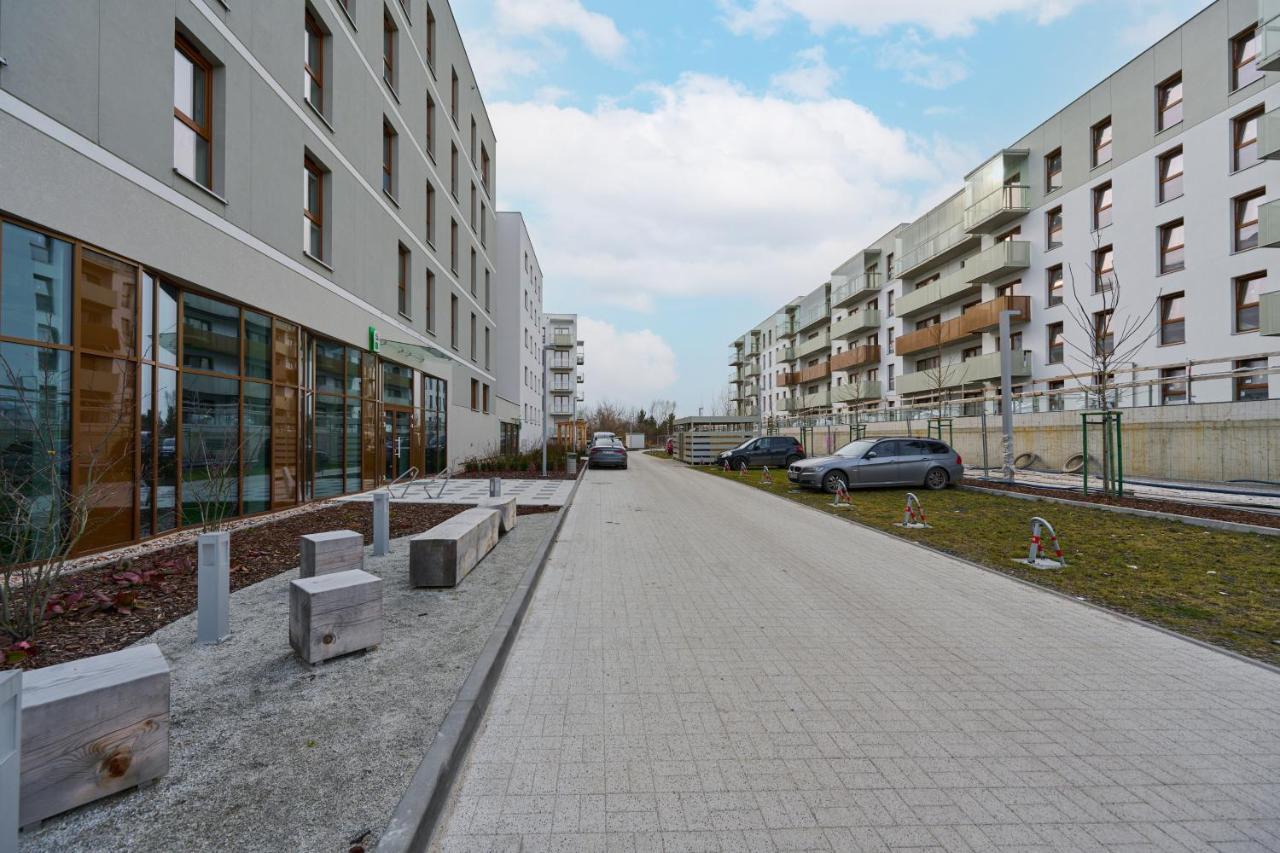 Apartment Wichrowa With Free Garage Wroclaw By Noclegi Renters Exterior foto