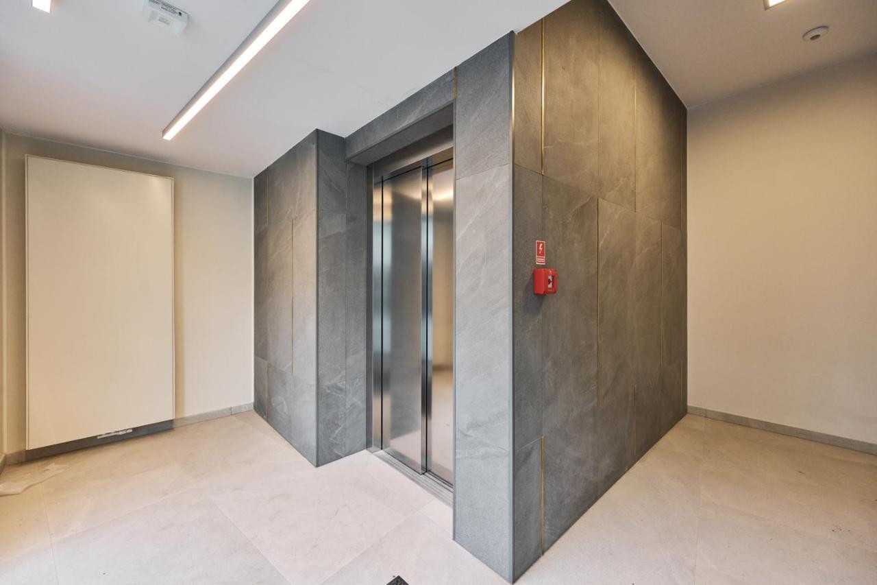 Apartment Wichrowa With Free Garage Wroclaw By Noclegi Renters Exterior foto